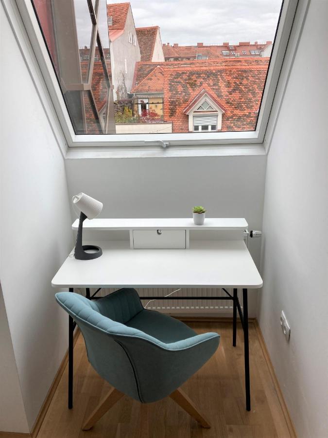 Carillon By Bestchoice - Old City - Self Check-In With Parking Option Graz Exterior foto