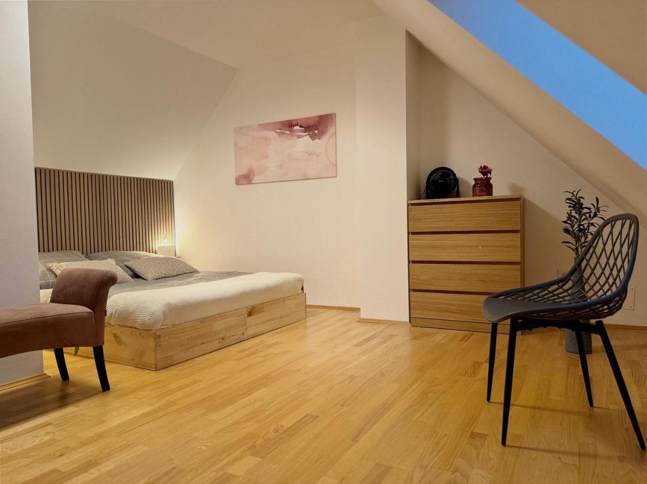 Carillon By Bestchoice - Old City - Self Check-In With Parking Option Graz Exterior foto